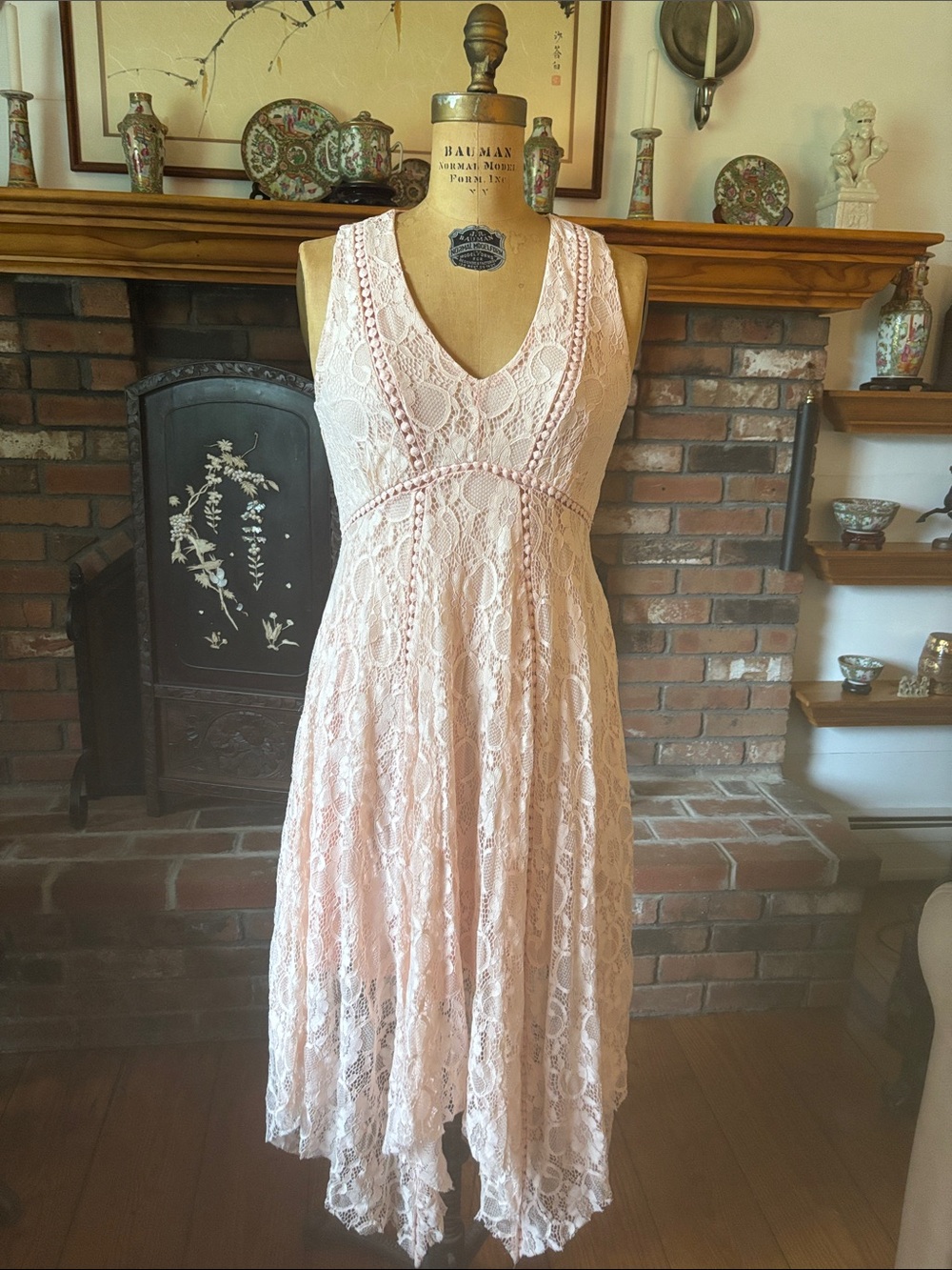 VENUS Blush Pink Lace Midi Dress with V-Neck
